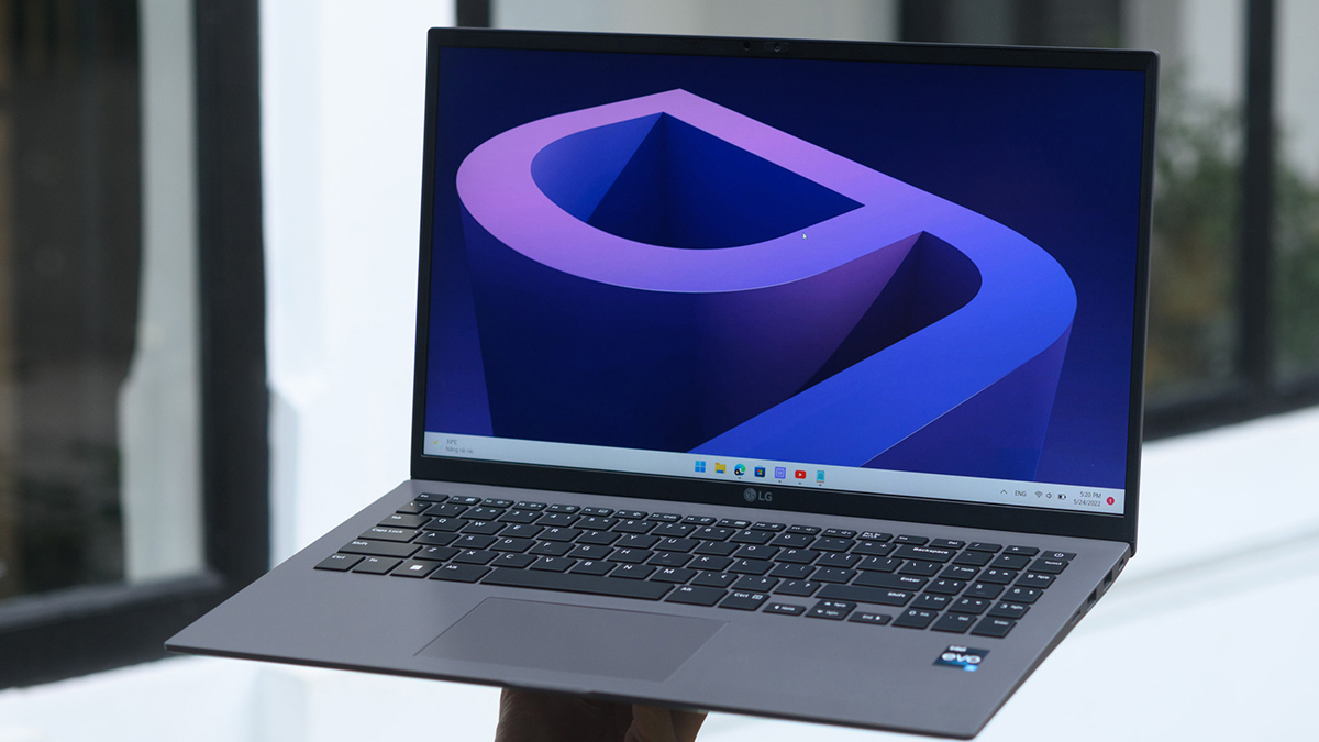 LG Gram 2022 laptop mỏng nhẹ cấu hình mạnh mẽ