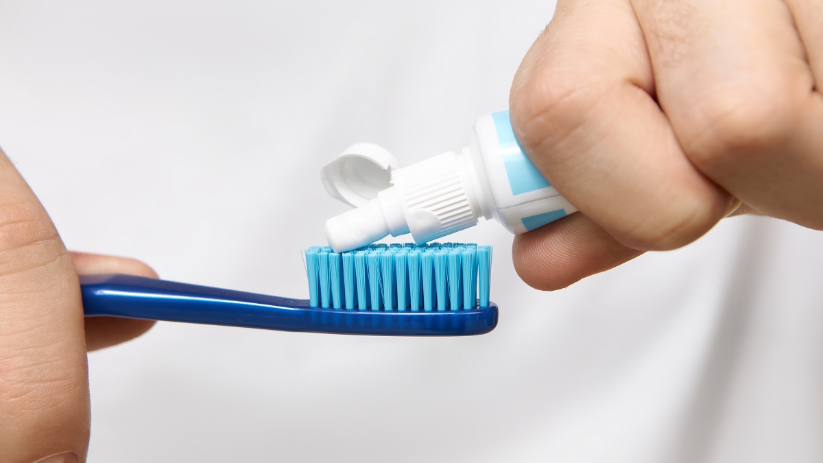 Bàn chải đánh răng thường là gì?