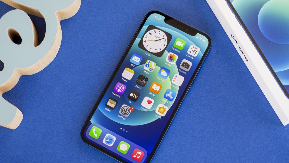 So sánh iPhone 11 Pro với iPhone 12 ở thời điểm hiện tại