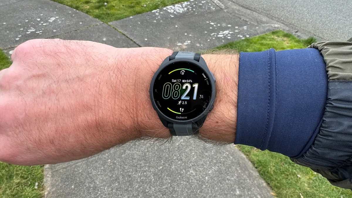 Đánh giá garmin forerunner 165: Thiết kế, tính năng, giá