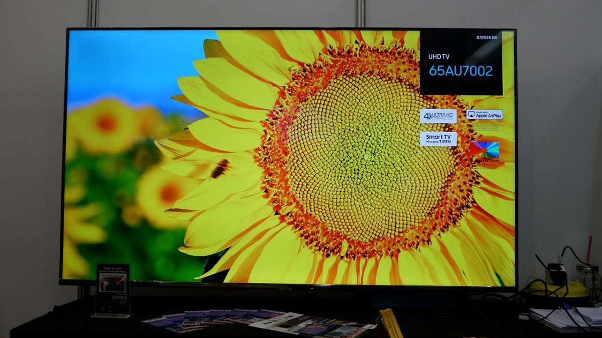 Đánh giá tivi Samsung 65AU7002 về giá bán